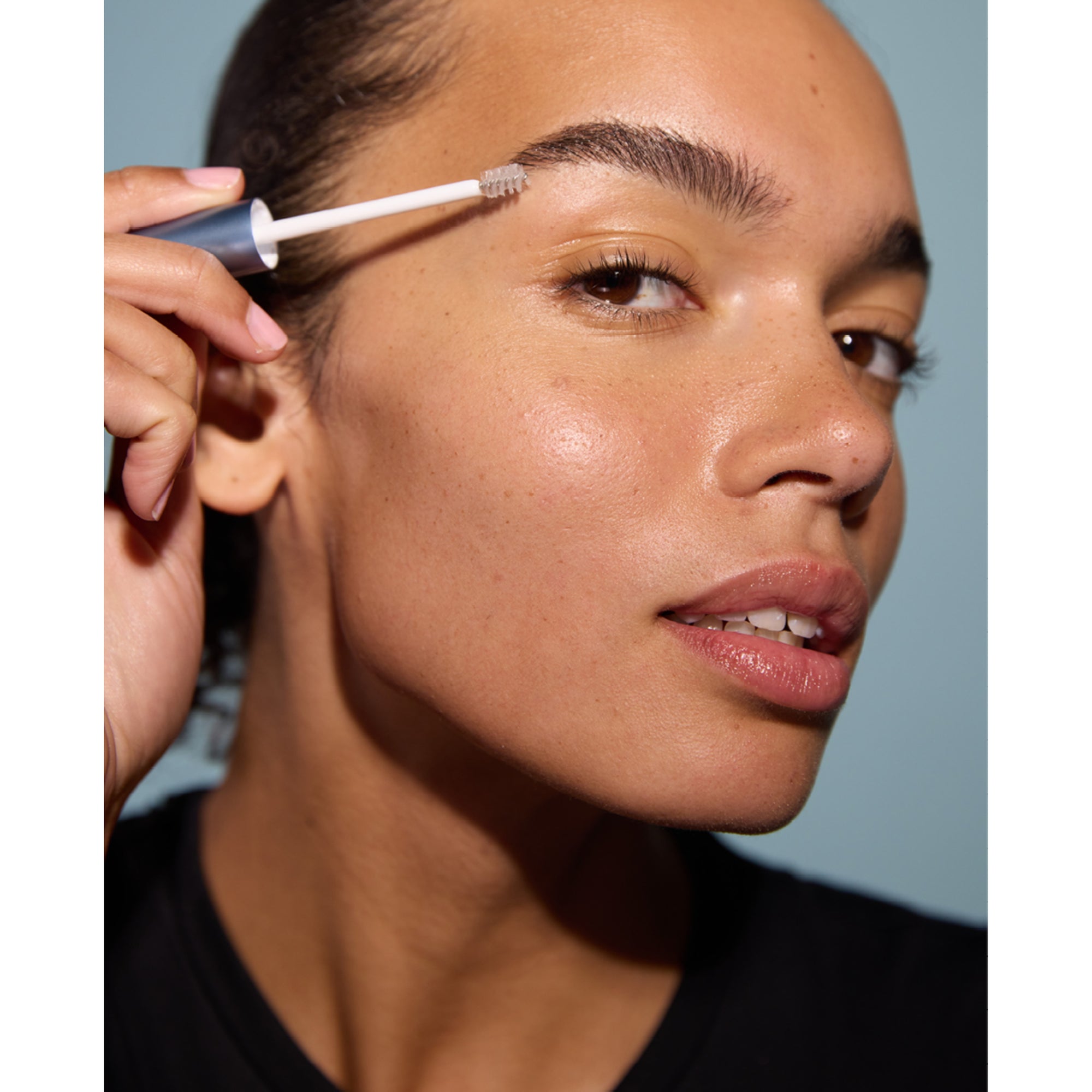 EYEBROW ENHANCING SERUM