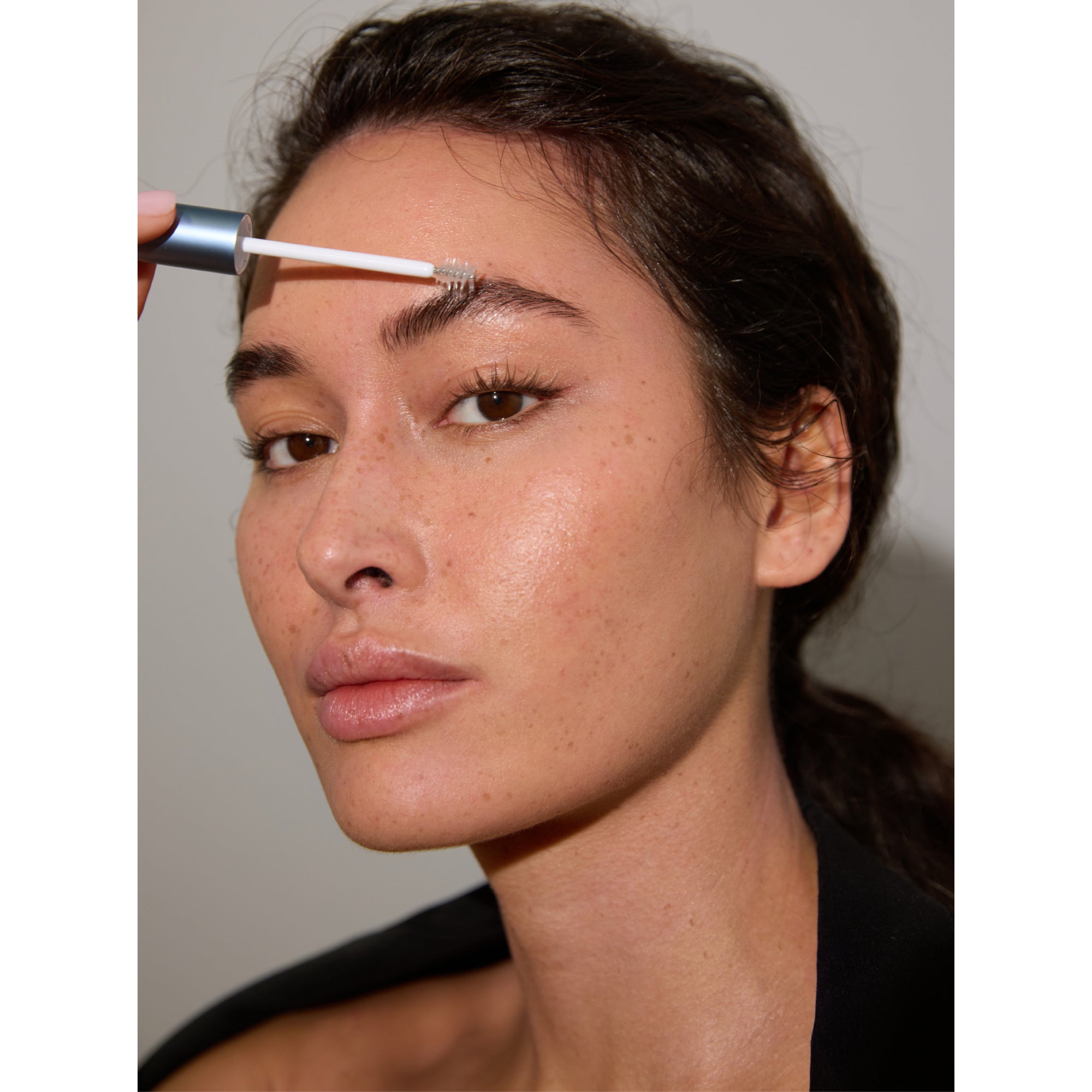 EYEBROW ENHANCING SERUM