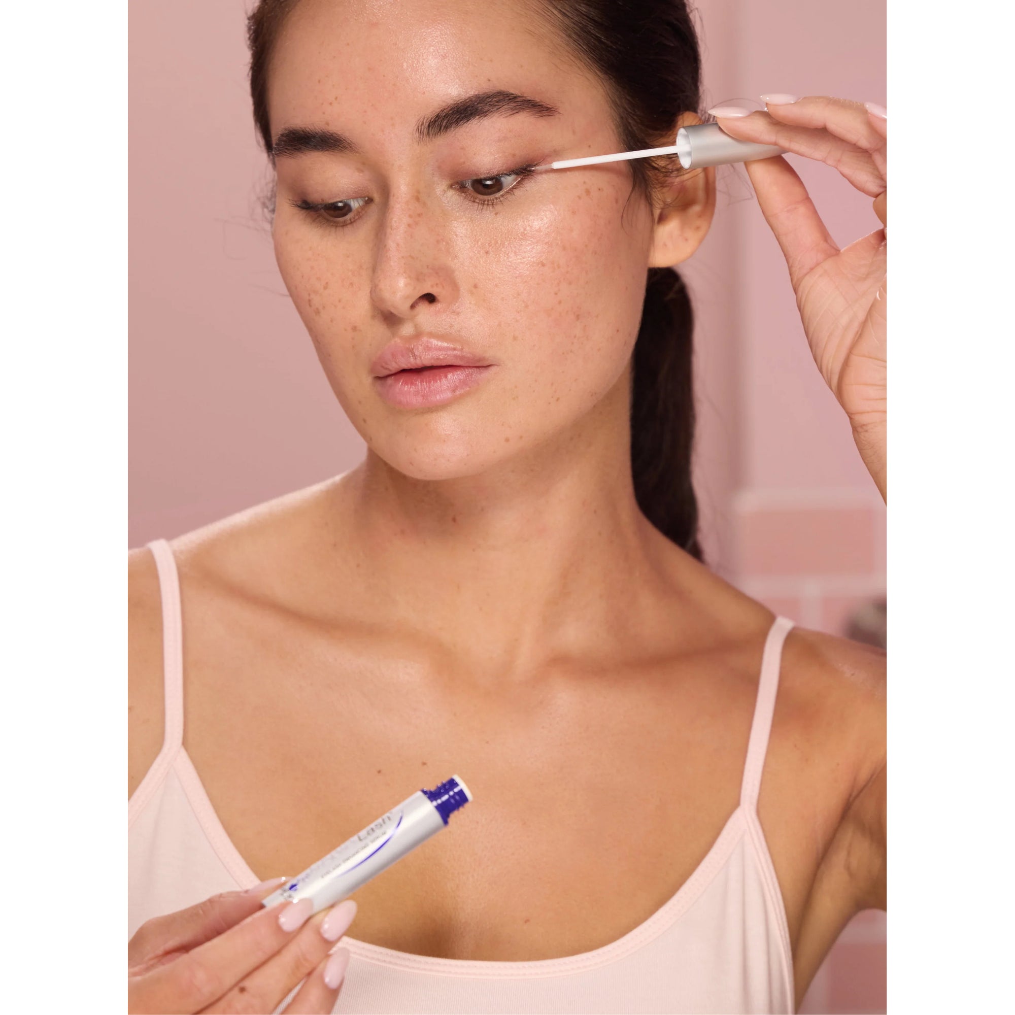 EYELASH ENHANCING SERUM